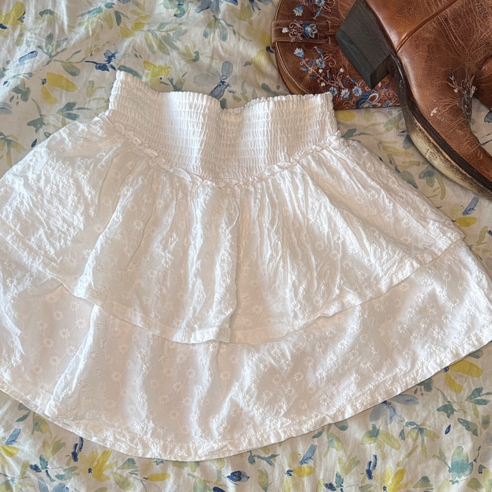 Hollister Ultra-High Rise white floral mini skirt